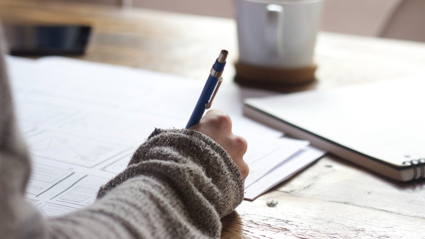 book studying mug pen