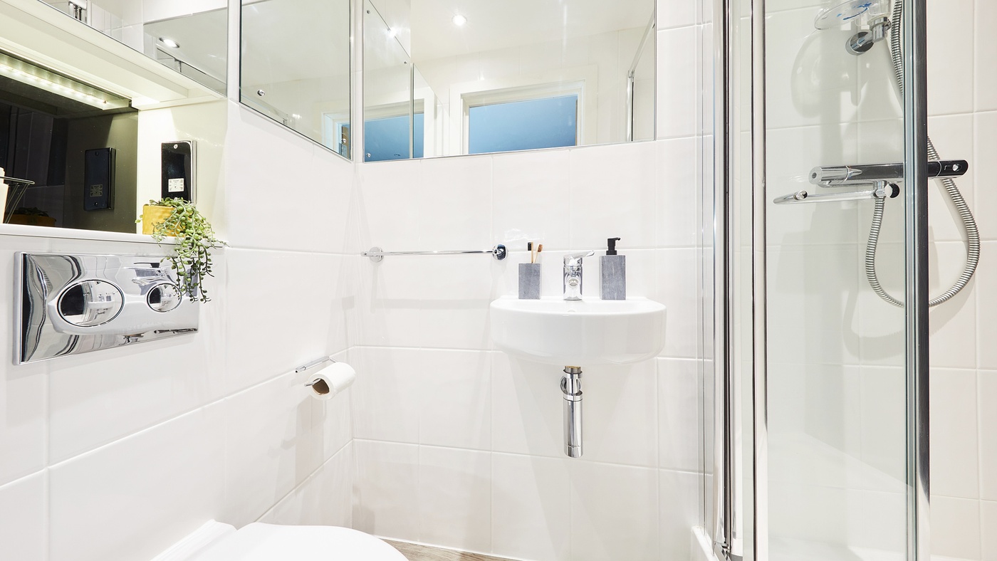 newc plummer mezz deluxe r111 bath MG 9844 JJ 1109 2023 web