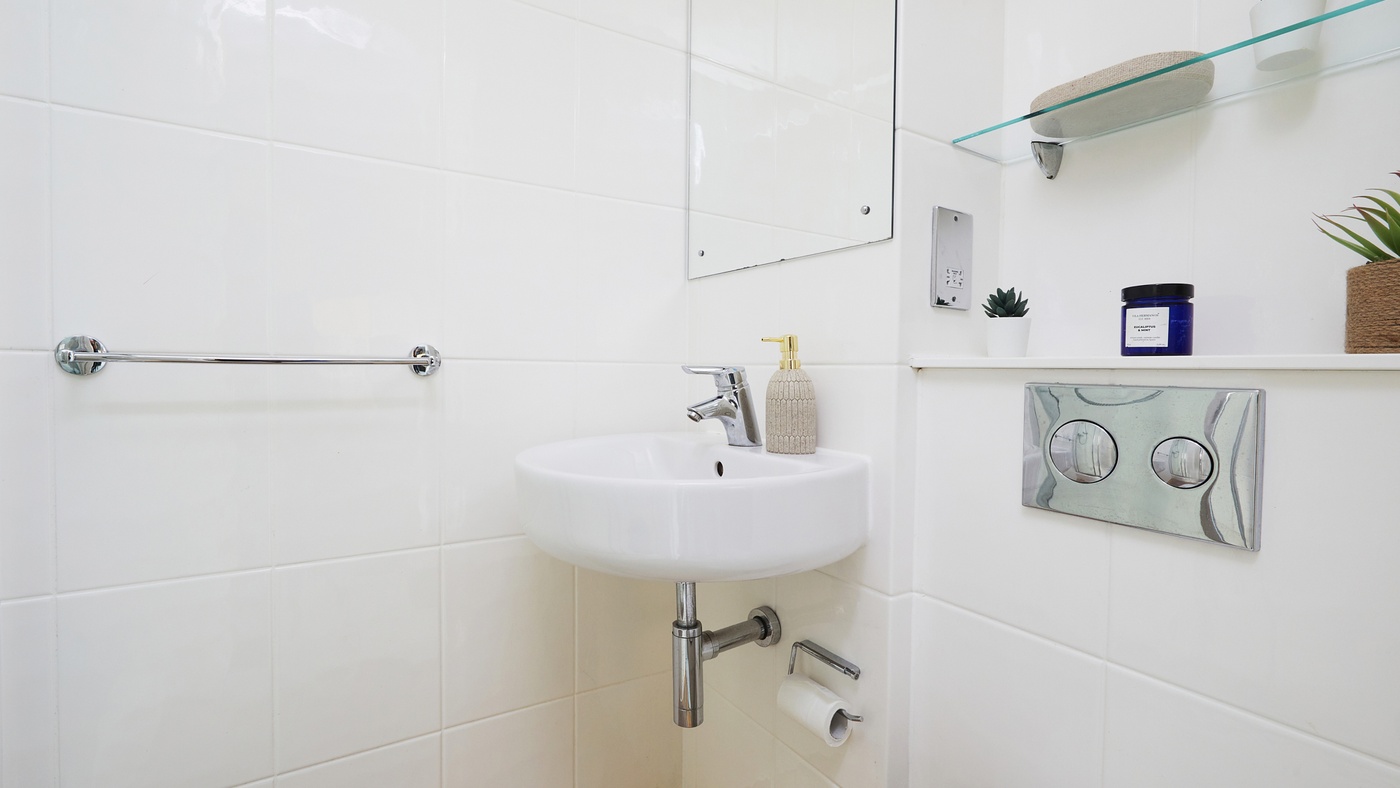 bristol tower gold 2bed r214 MG 8952 JJ RT web