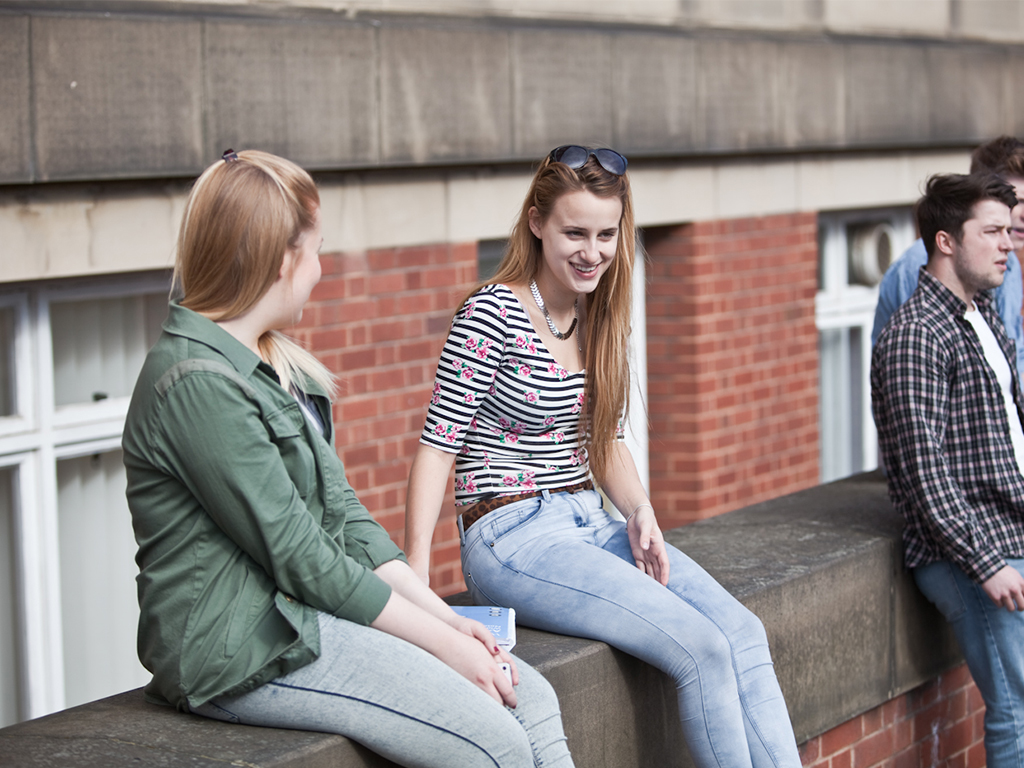 girls and the fun of chatting