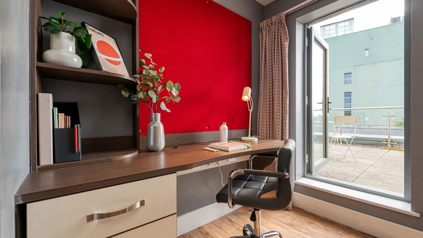 dashwood studios student accommodation london bedroom desk