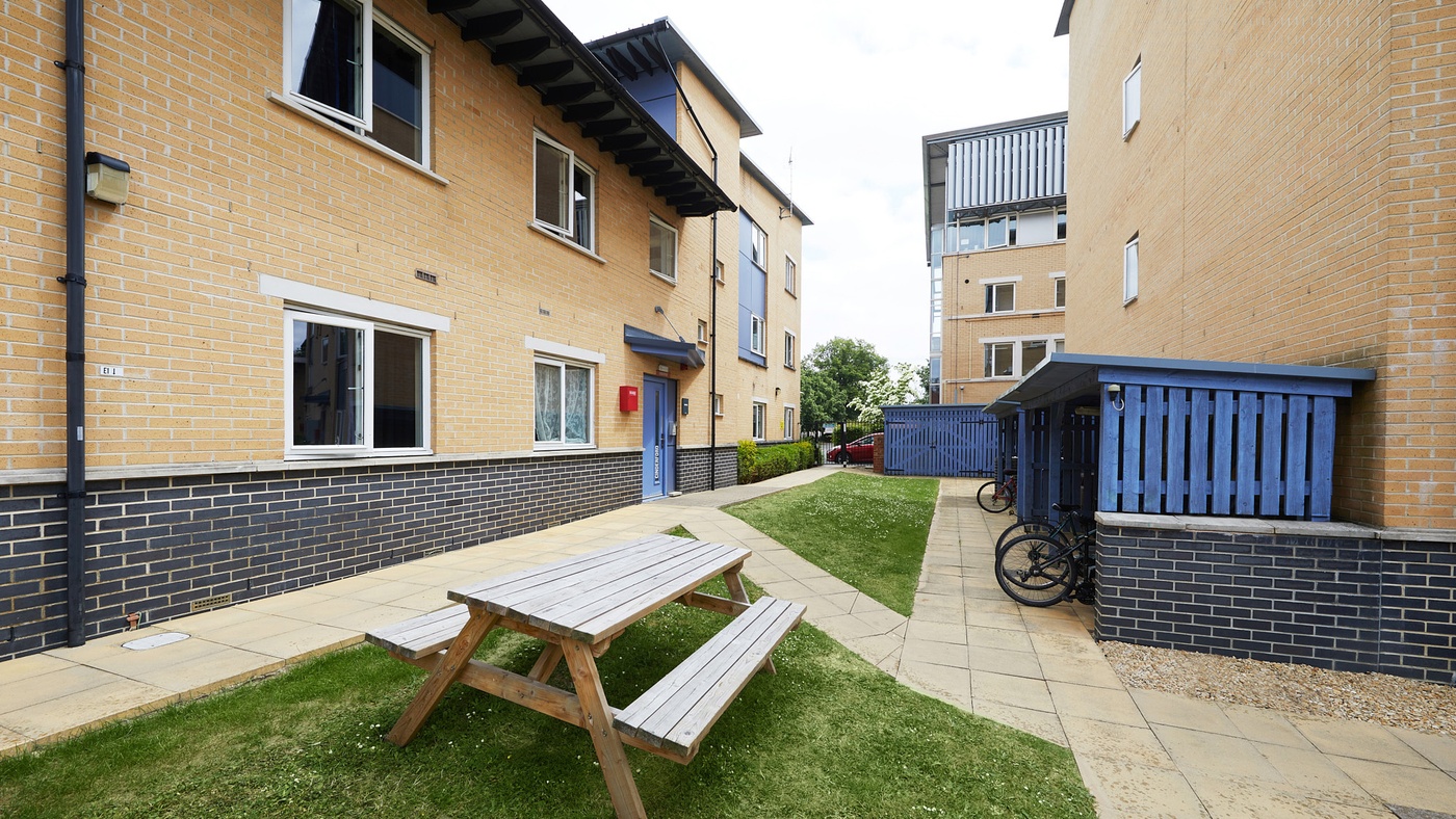 chelt shaftesbury external MG 9083 JJ 0 web 1
