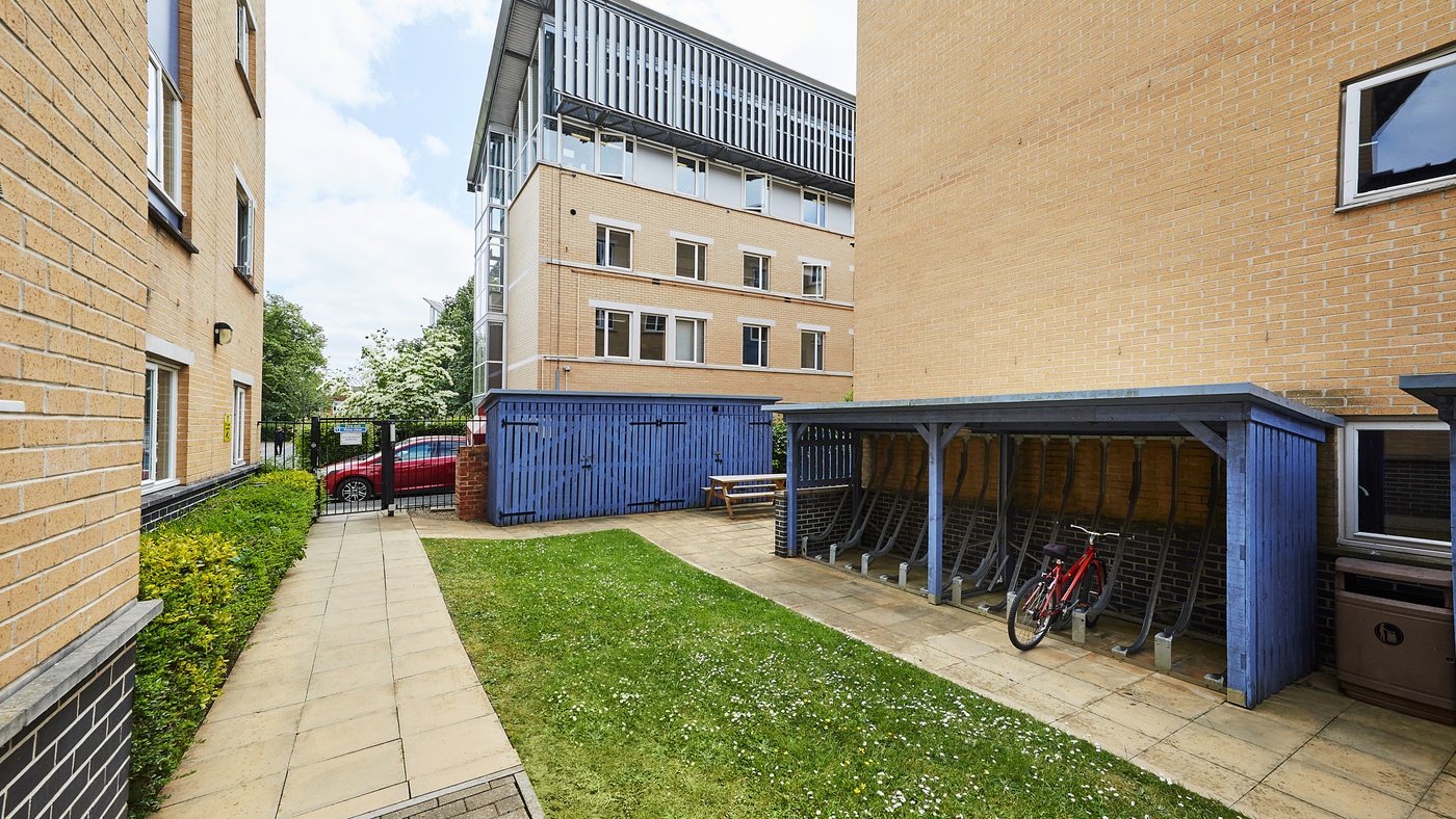 chelt shaftesbury external MG 9094 JJ 0 web
