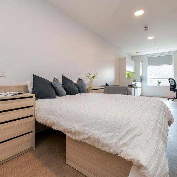 middle street student accommodation portsmouth bedroom