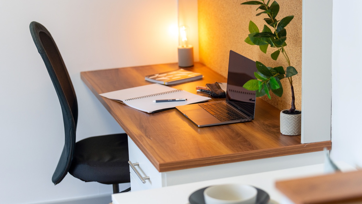 st james street student accommodation portsmouth bedroom desk