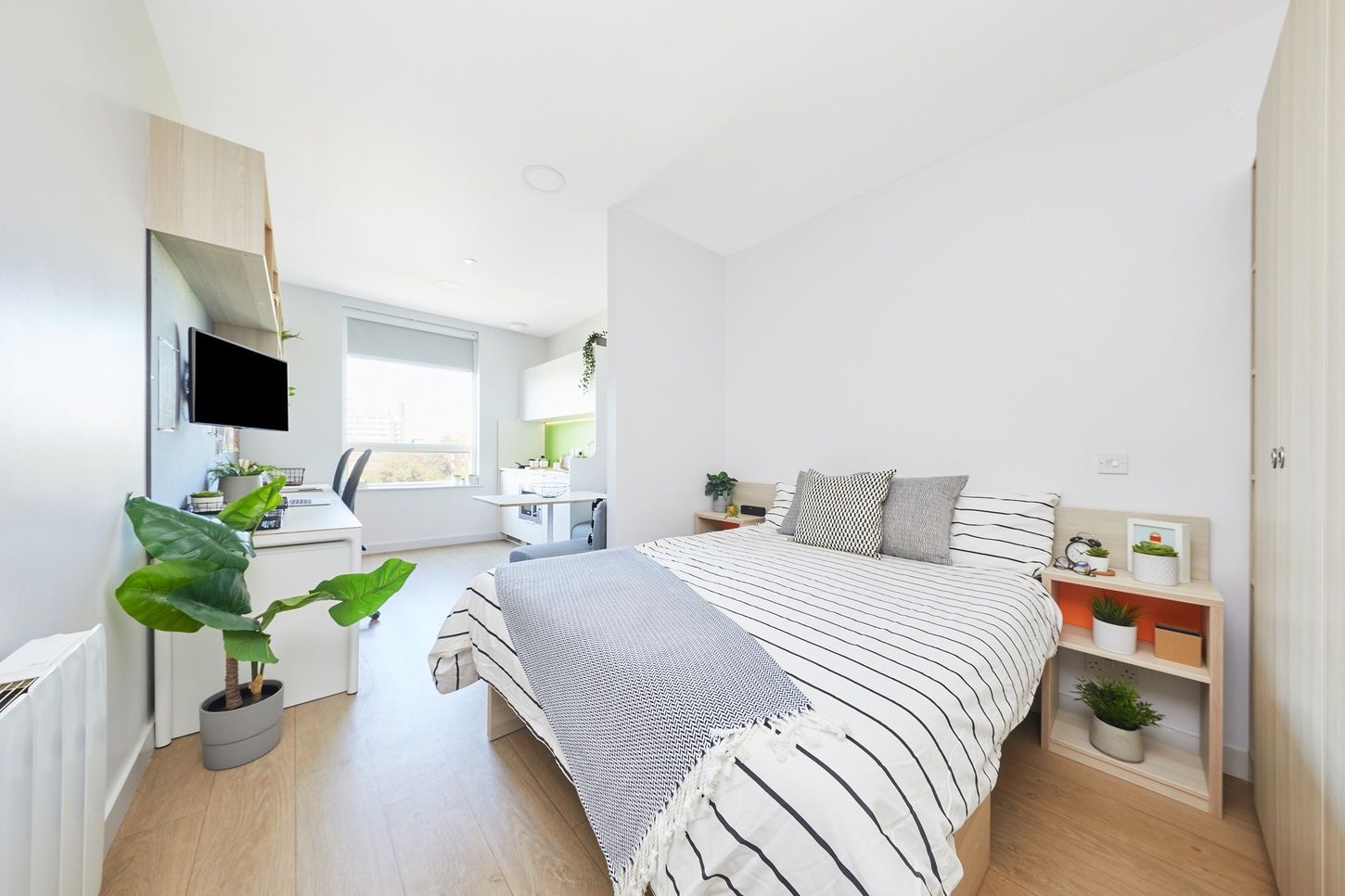 portsmouth middle st lux r402 IMG 7514 JJ RT web