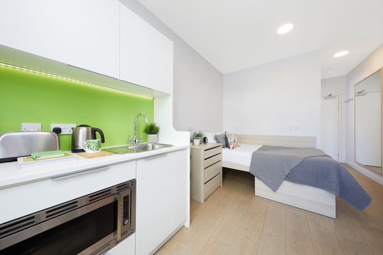 portsmouth middle st prem r213 IMG 7536 JJ RT web 1