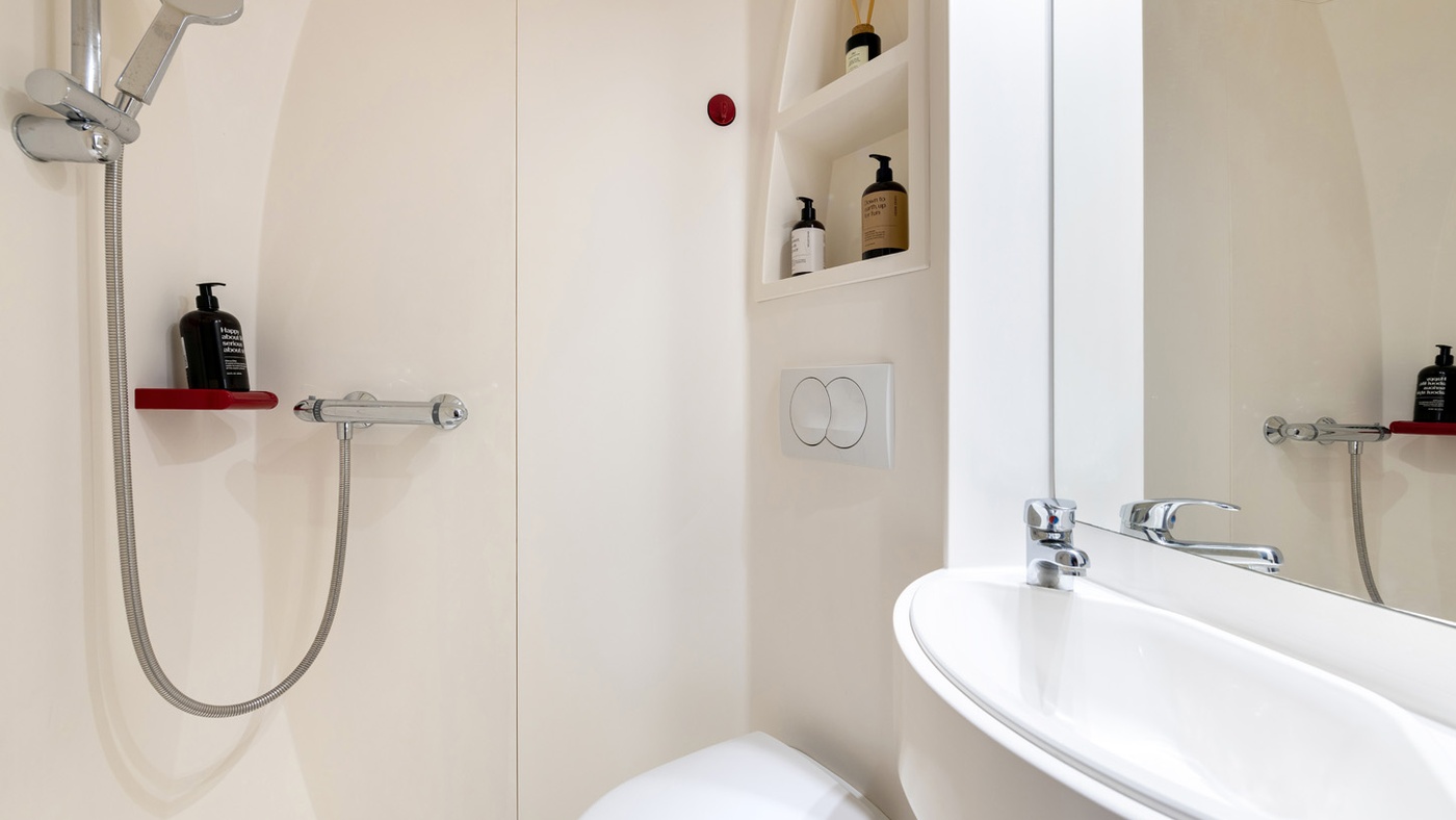 market way student accommodation coventry double studio bathroom
