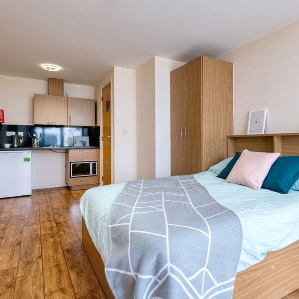 Summer for Students in Ipswich Collegiate UK