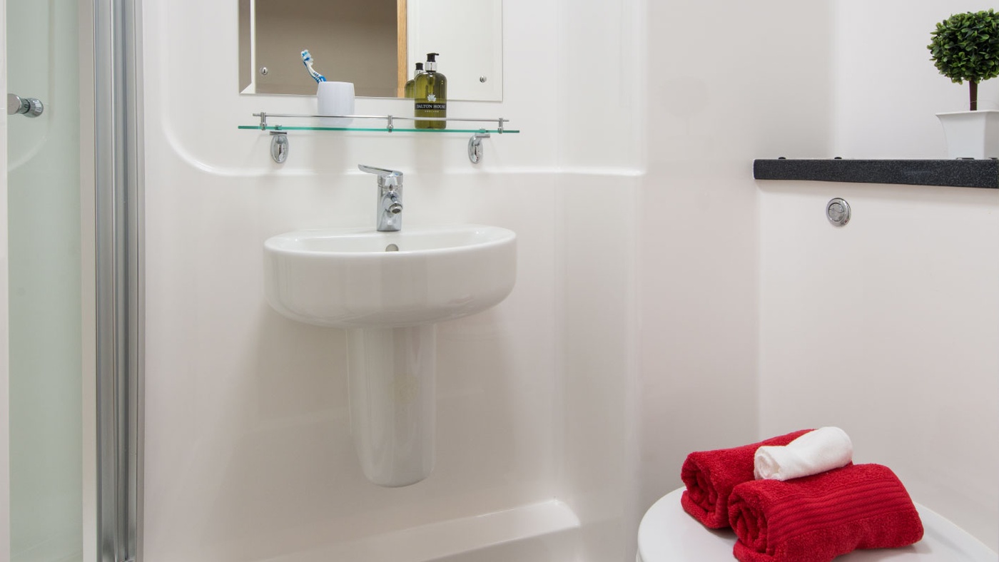 ipswich student accommodation bathroom