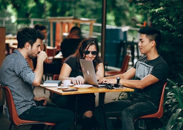 Students studying and studying outside of school
