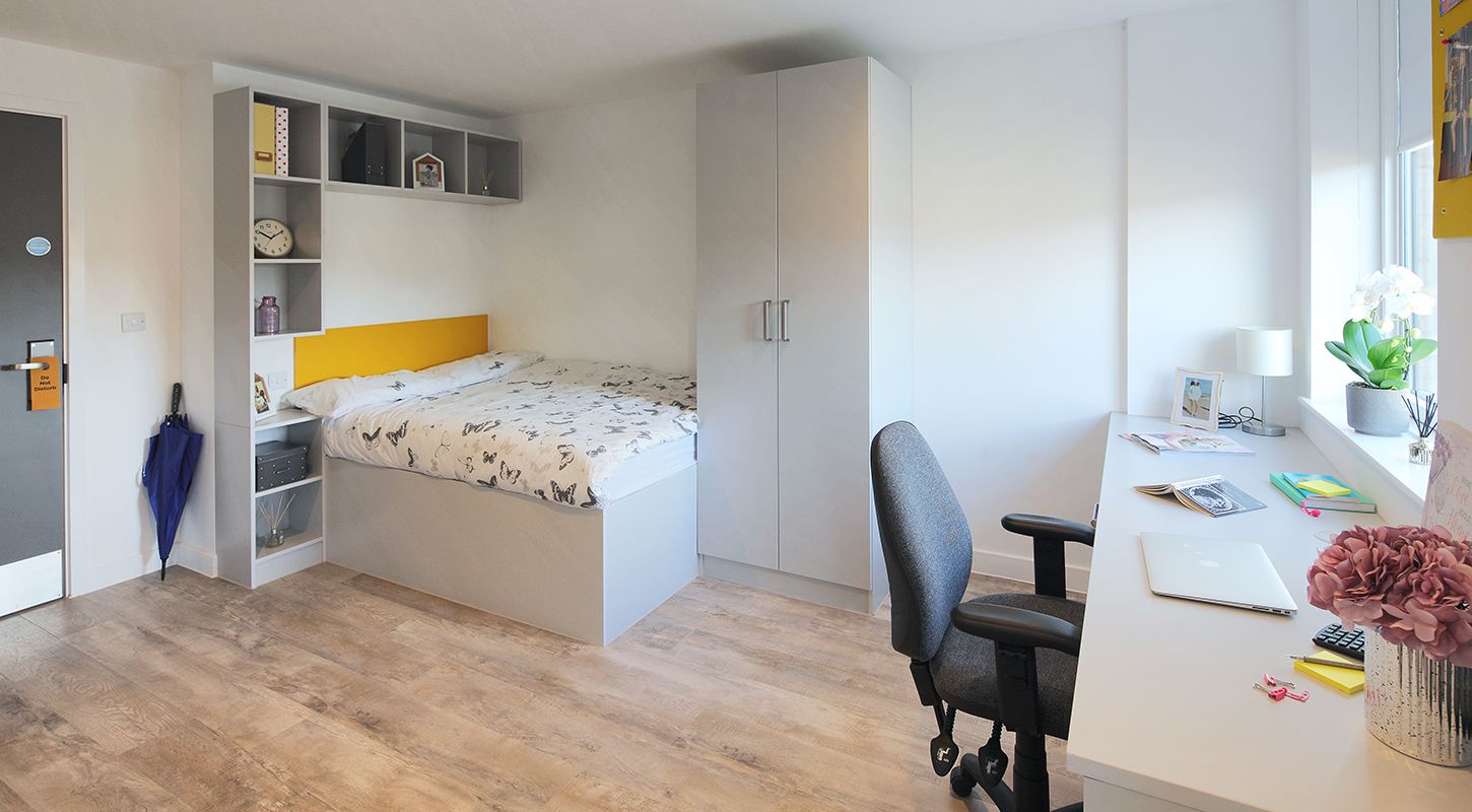 Student in Winchester UK Collegiate AC