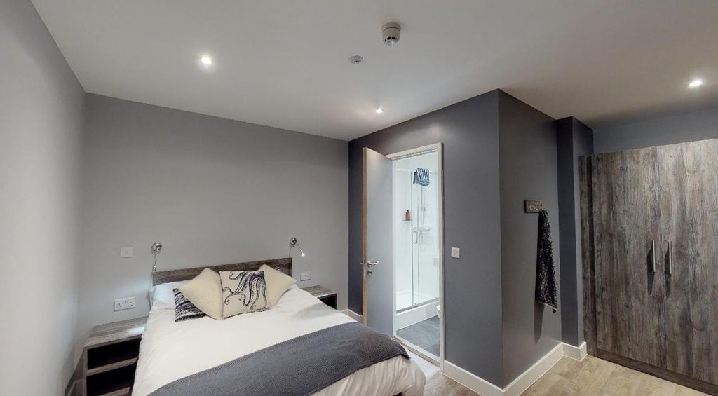 double bedroom in cardiff student accommodation