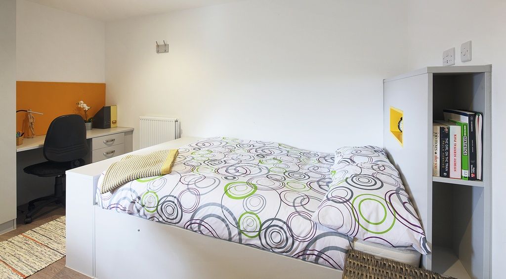 double bedroom student accommodation winchester