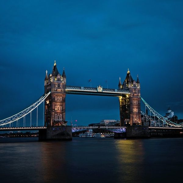 london bridge at night