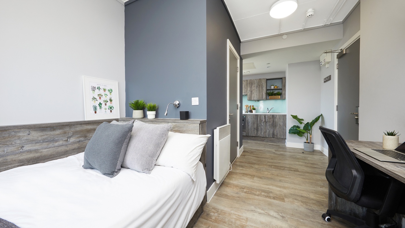 portsmouth crown place penthouse plus r2212 IMG 7401 JJ RT web
