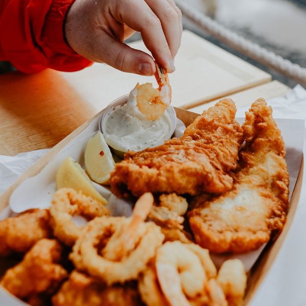 fish chips and tartare sauce outside