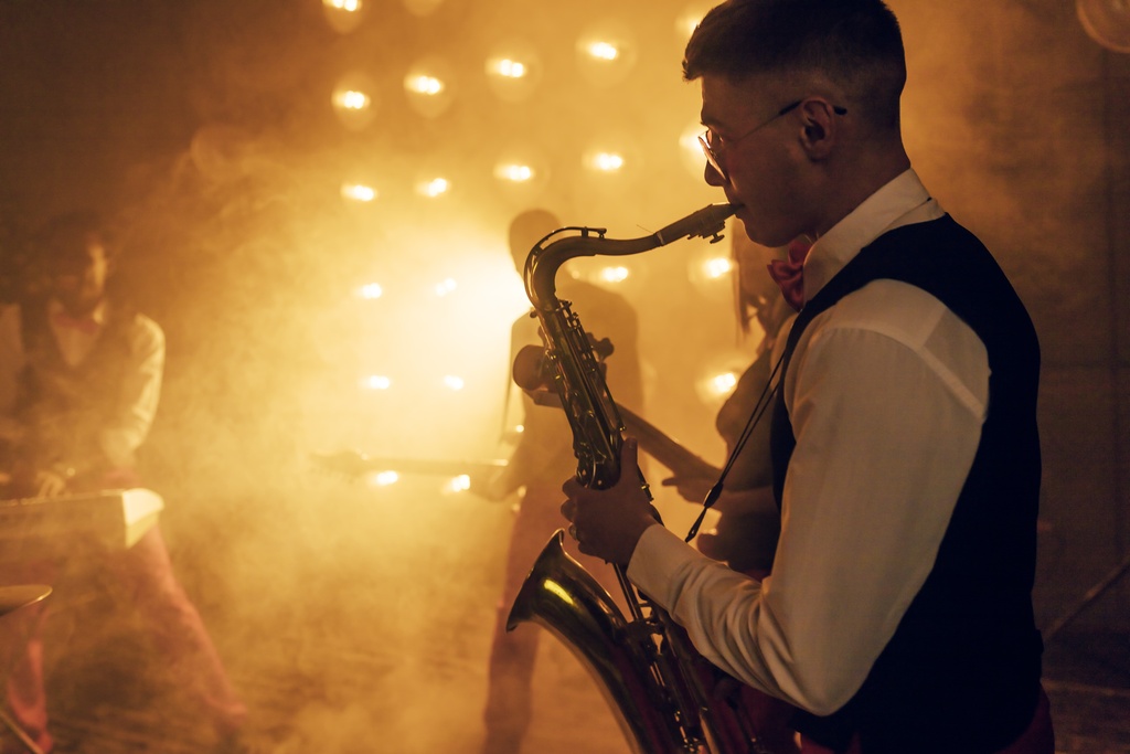 saxophonist in student bar
