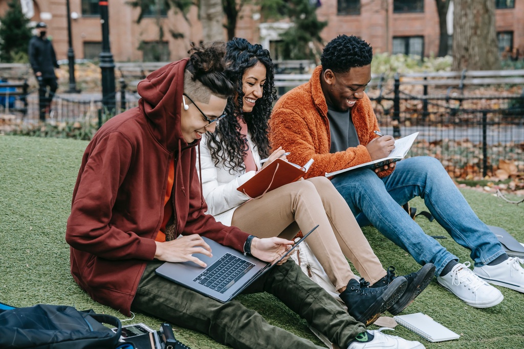 Student group student outside on university campus