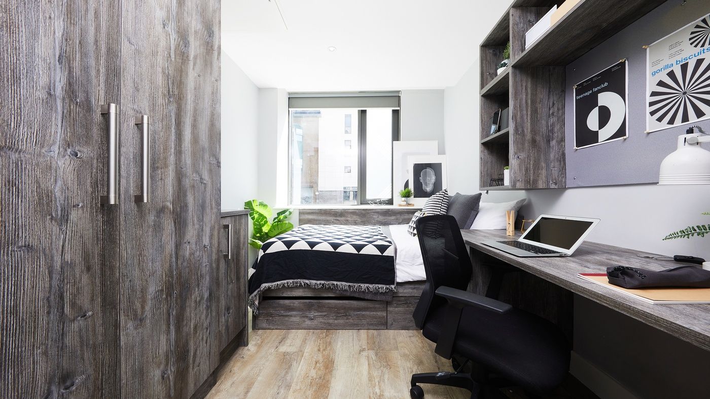 cardiff crown pl Standard Studio Plus r011 MG 0537 JJ 1308 web