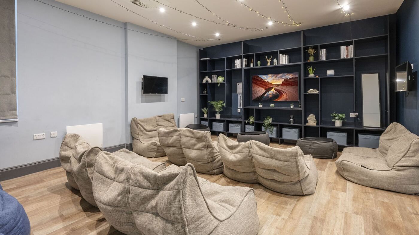 03 cinema lounge