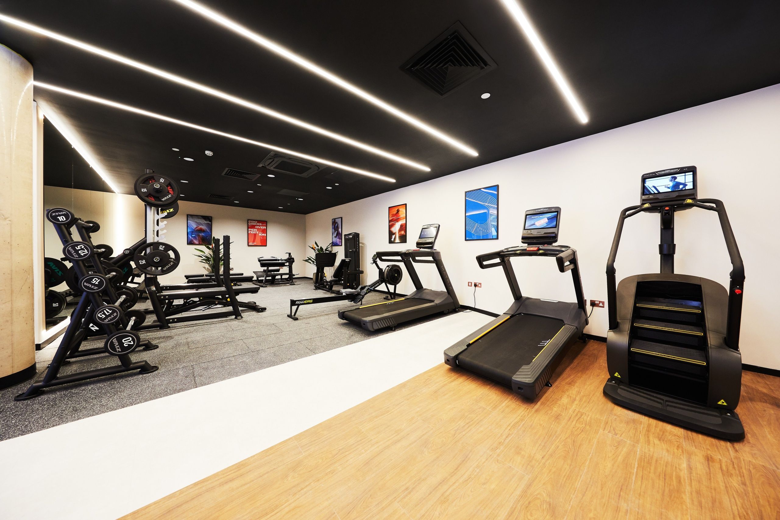wembley wembley gym MG 9658 RT JJ select RT